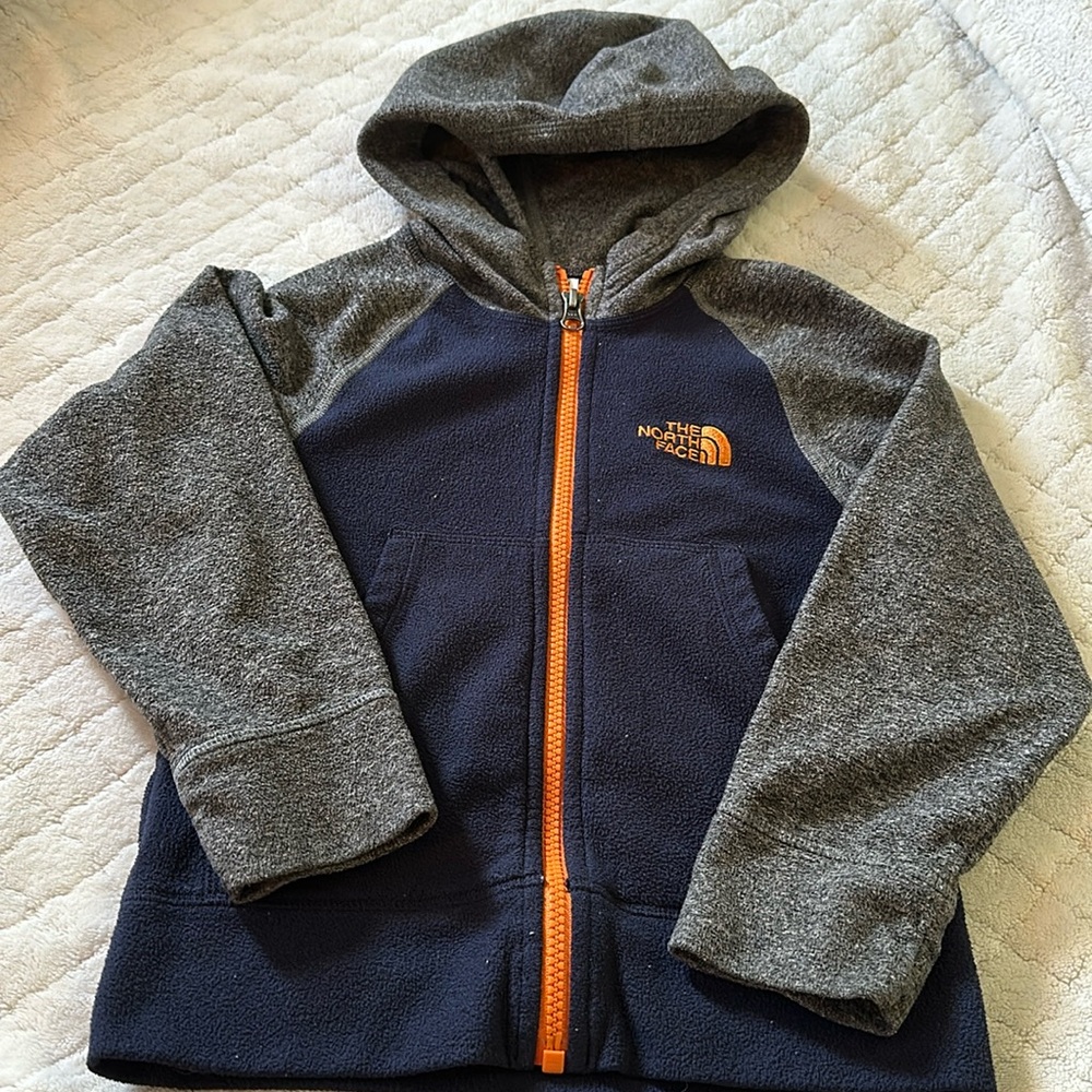 The north face boy sweater size 5
